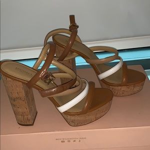 MK STRAPPY platform heel